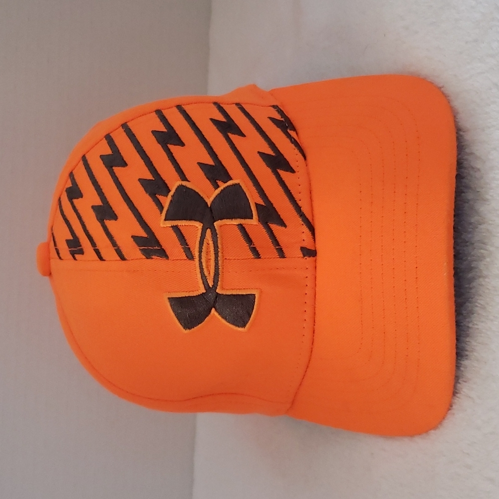 Under Armour | Women's Flex Fit Baseball Cap Lighting Bolts